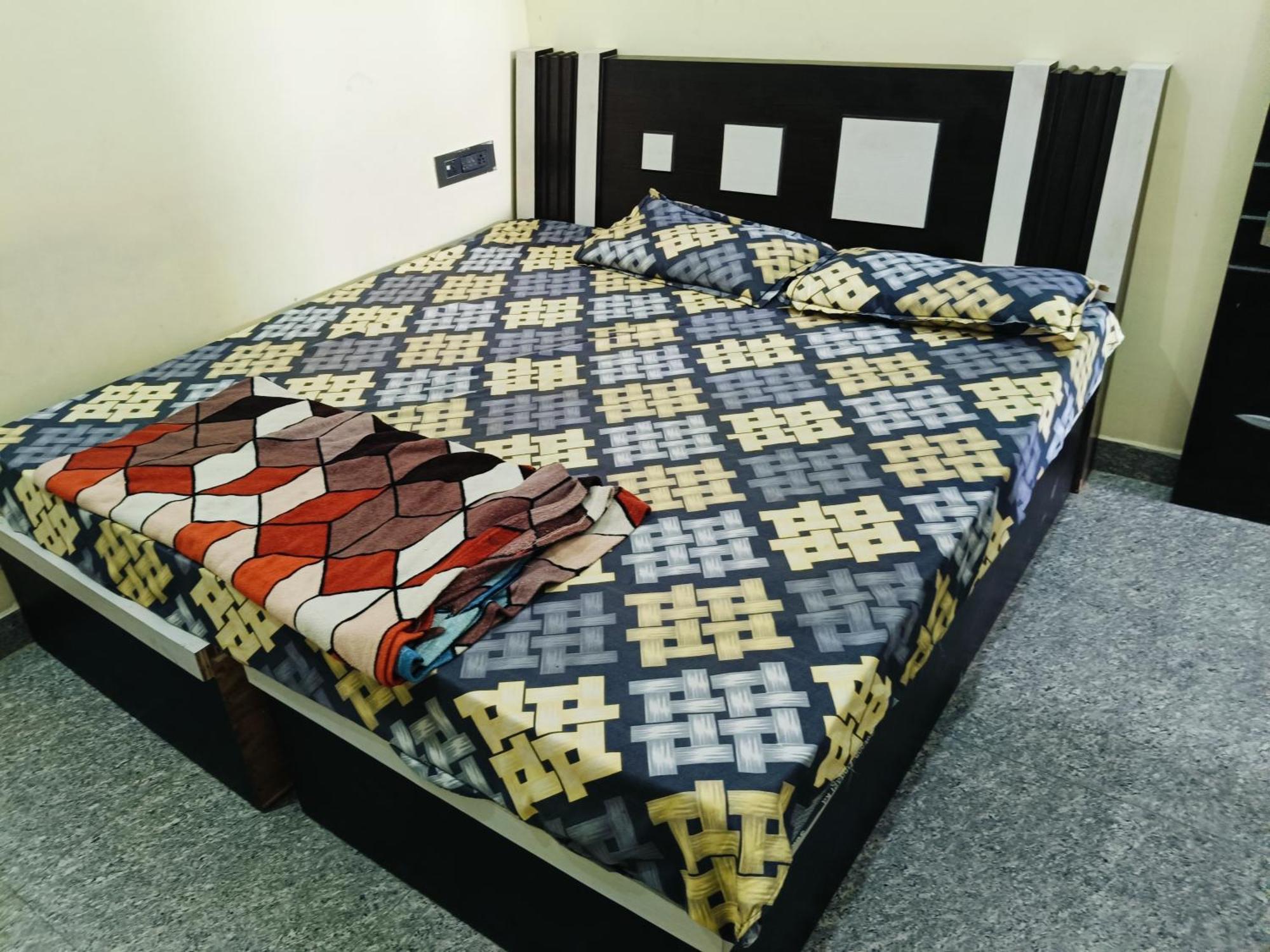 Jai Hanuman Guest House Palsana  Экстерьер фото