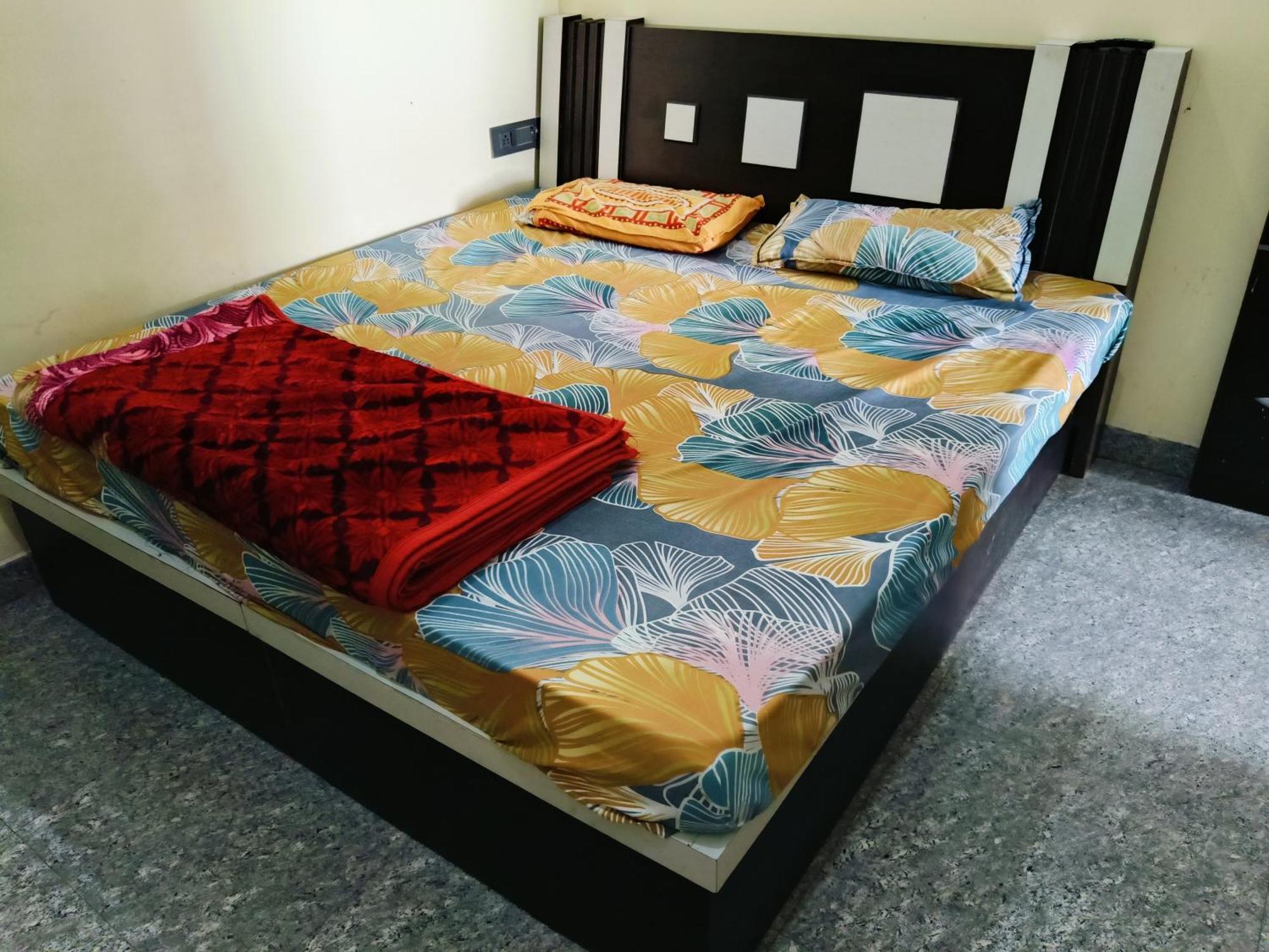 Jai Hanuman Guest House Palsana  Экстерьер фото