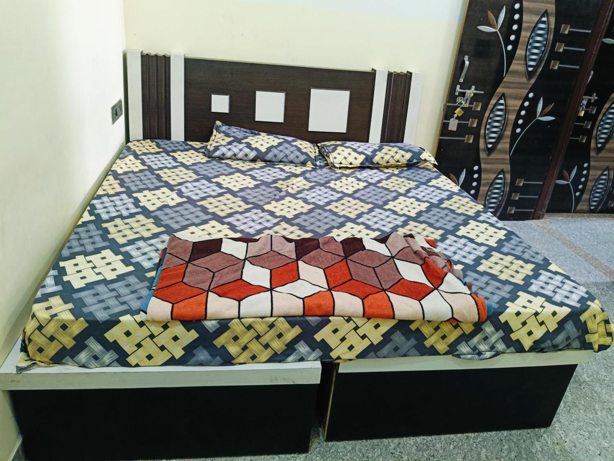 Jai Hanuman Guest House Palsana  Экстерьер фото